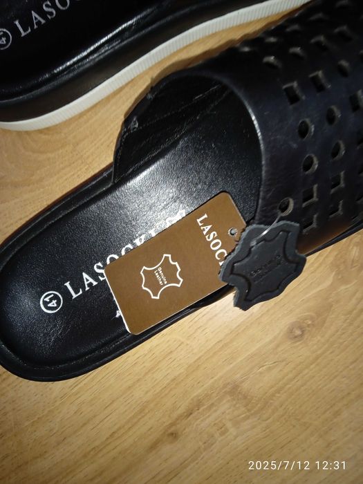 Klapki nowe skórzane Lasocki