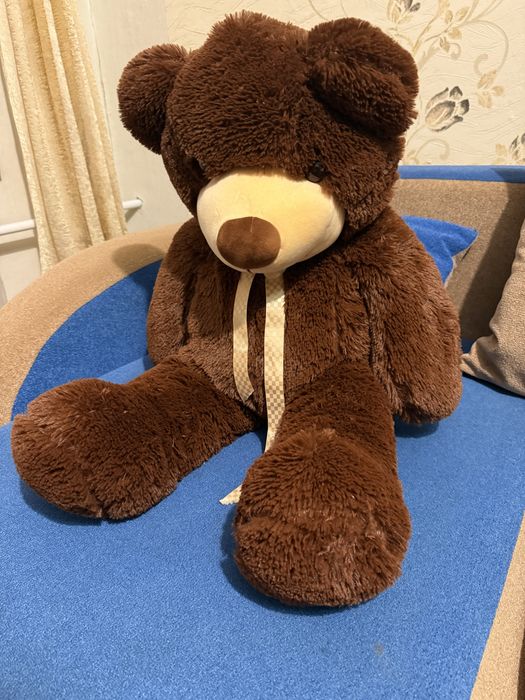 Великий плюшевий мішка, ведмедик