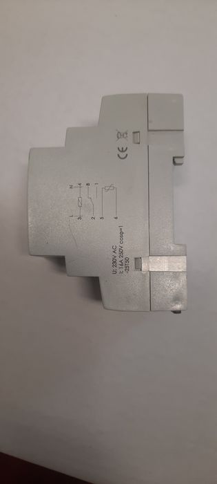 Regulator temperatury RT 823