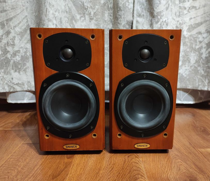 Акустика центральная колонка Tannoy revolution R1 шпон