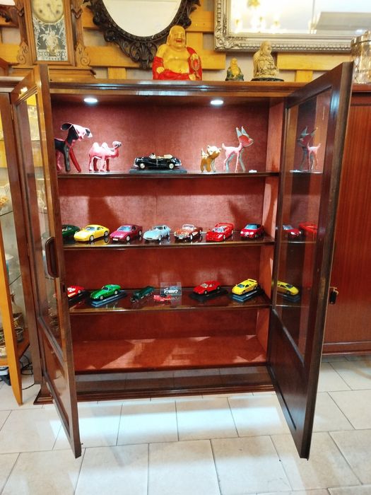 Móvel de Apoio / Vitrine