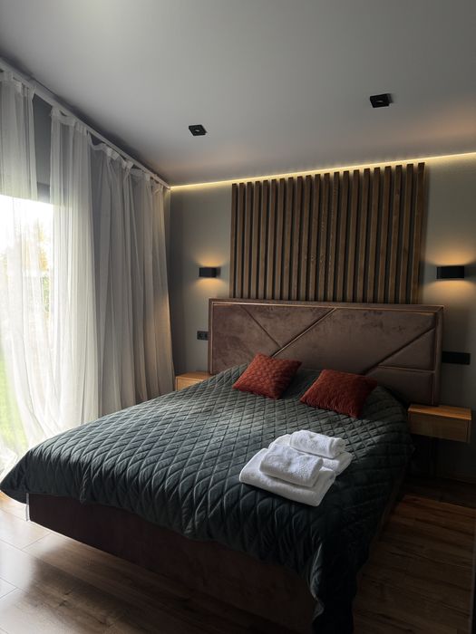 Оренда будинку з чаном та басейном подобово