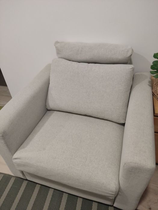 Cadeirão e sofá  com tecidos laváveis que se podem retirar
