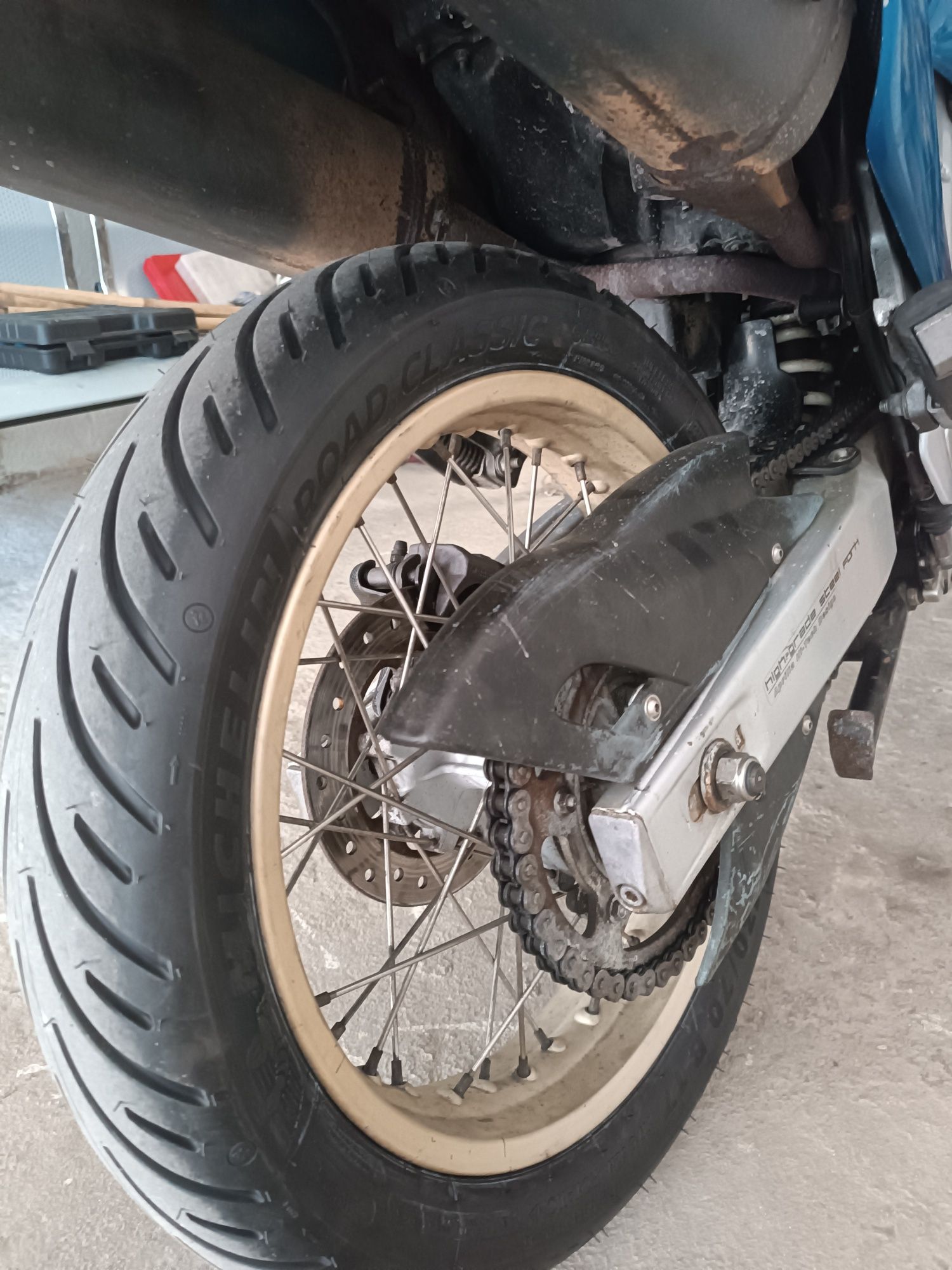 aprilia 1000cc