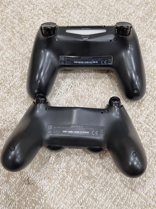 Оригінальний геймпад Sony DualShock 4 V1 Black для PS4 (ZCT1)