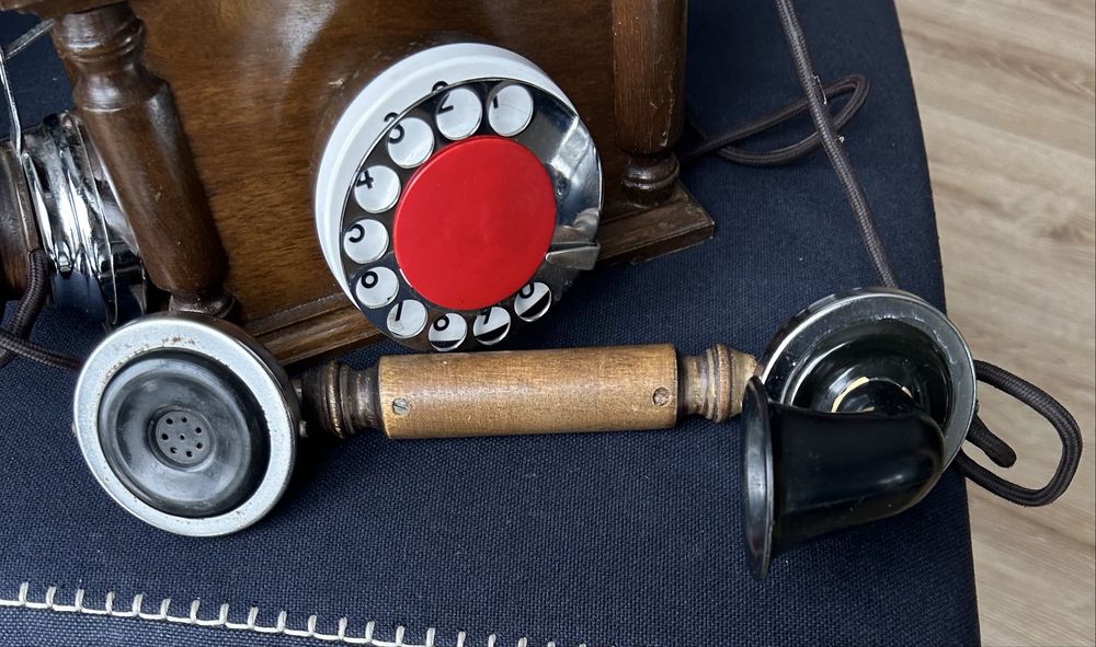 Polski telefon stacjonarny PRL