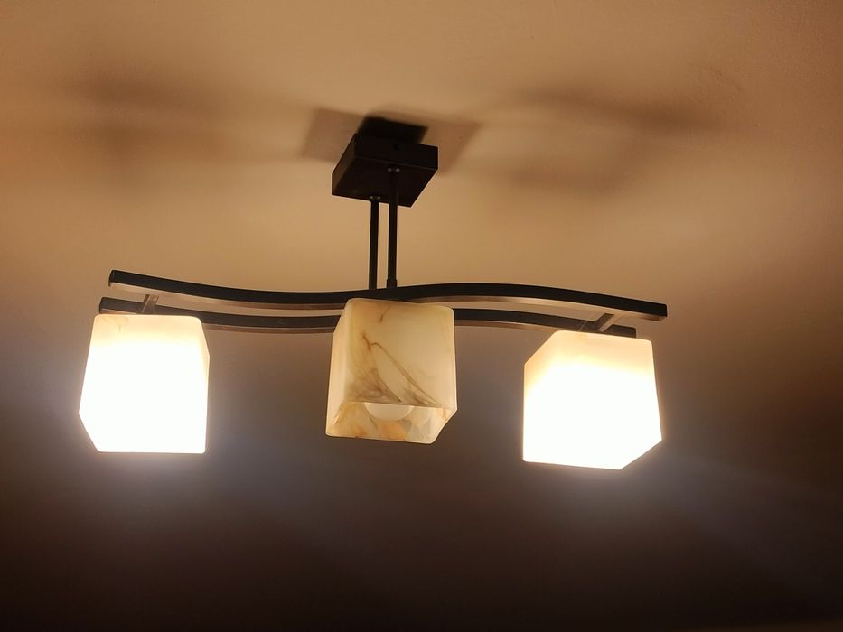 Lampa sufitowa na 3 klosze