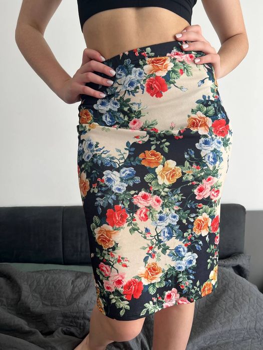 Спідниця з квітами , трикотин