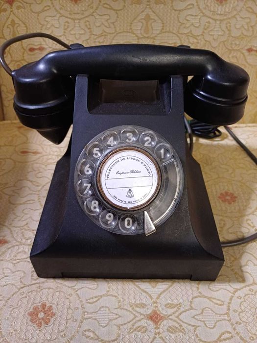 Raro Telefone de parede em madeira