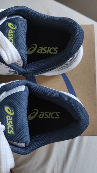 Buty ASICS Beyond FF white/glow yellow do siatkówki rozmiar 41,5