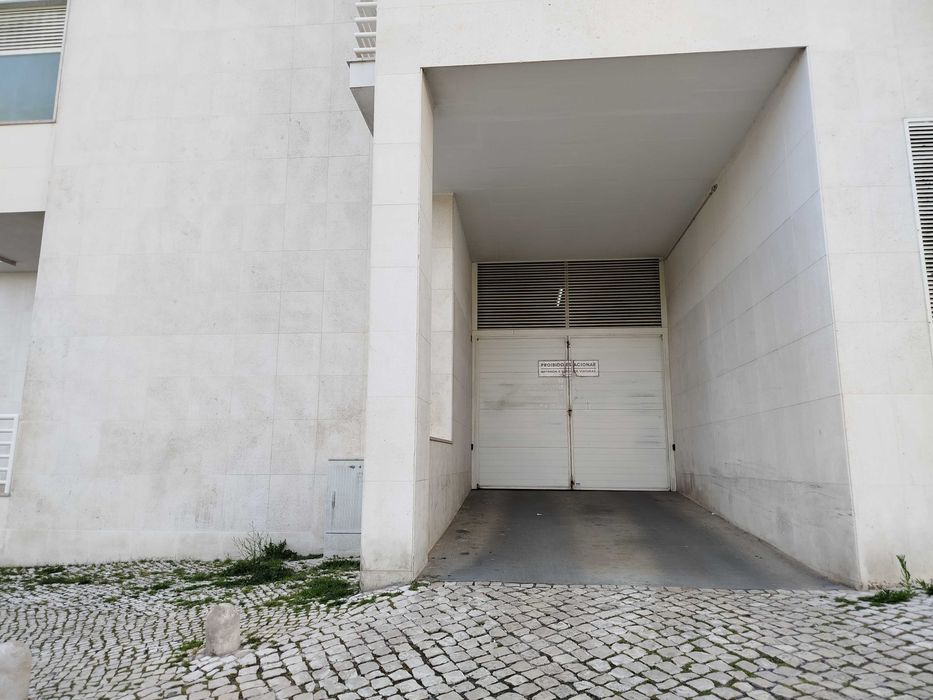 Arrenda-se - Estacionamento AV ROMA