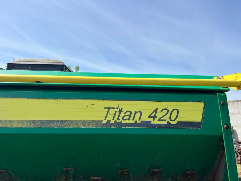 Сівалка HARVEST Titan 420 та овочева сівалка.