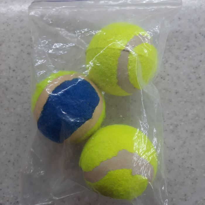 Продам 3 мяча для тенниса.3 шт 170 грн.