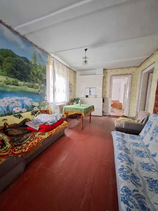 Будинок в центрі села Голосків