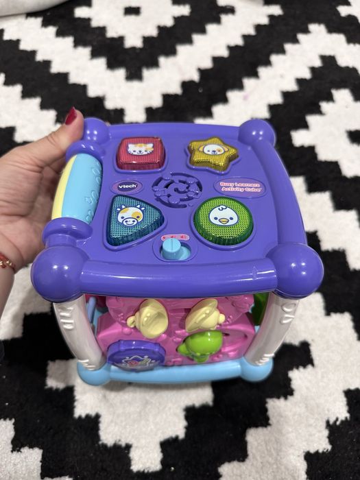 Розвиваючий інтерактивний Бізікуб від VTech (анг. мова)