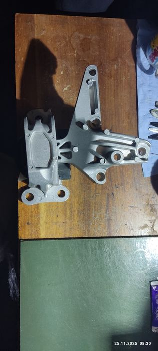 Подушка двигателя К9К Рено меган.