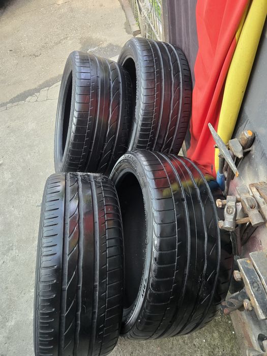 Bridgestone комплект разноширокие 275/35/19 и 245/40/19