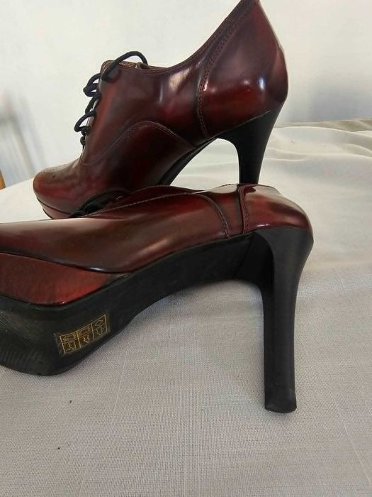 Eleganckie botki marki Tosca Blu Shoes