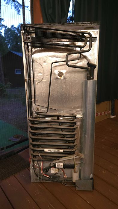 Sprzedam używaną chłodziarko-zamrażarkę Dometic RM 7850 L.