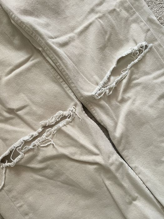 Джинси жіночі з дирками на колінах