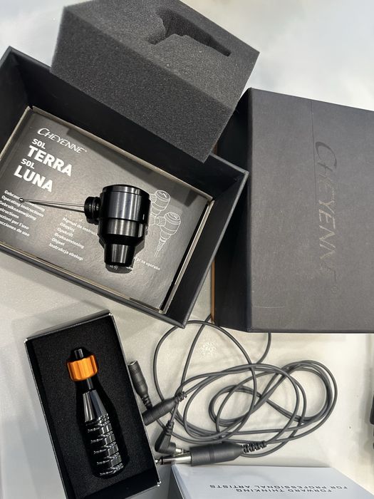 Тату машинка Cheyenne Sol Terra (Black) з тримачем. СТАН НОВОЇ!