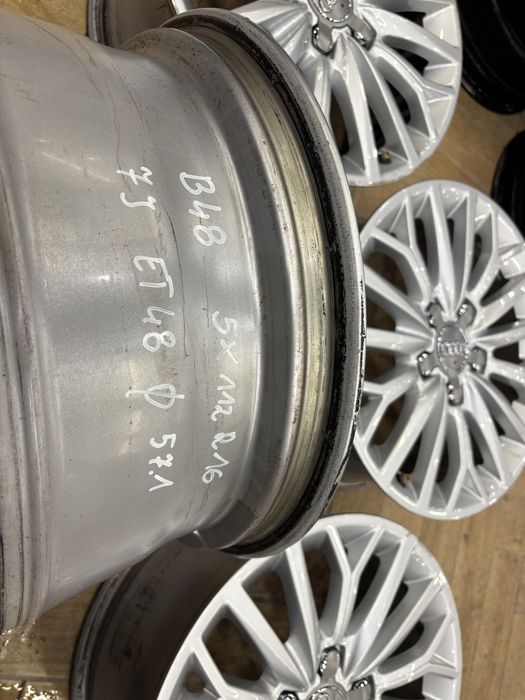 Felgi aluminiowe Audi 5x112 R16 7J Et 48 otw 57.1 Nr B48