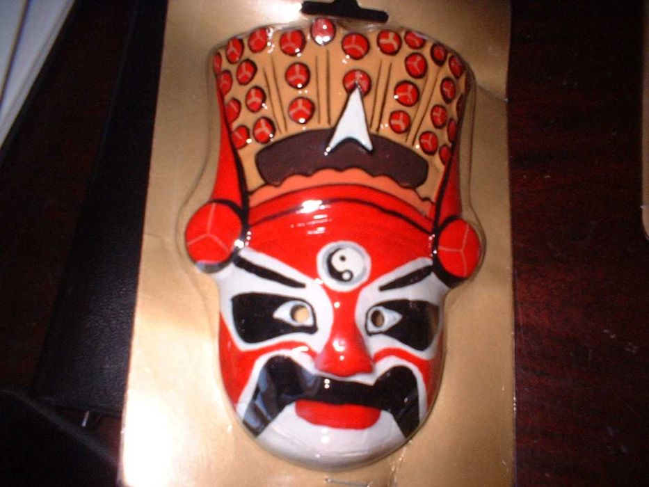 Máscaras venezianas de porcelana pintadas à mão 4