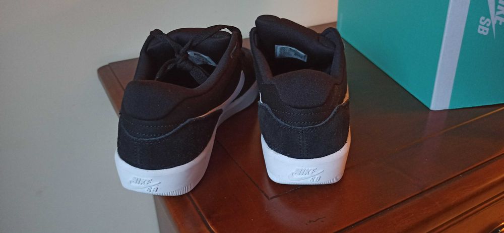 (r. 44,5) Nike SB Force 58 Black White CZ2959,-001 czarne skatebording