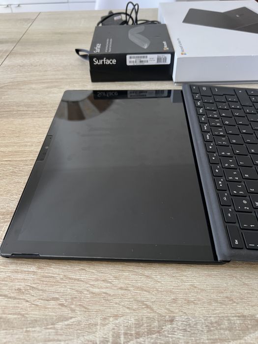 Surface pro 6 com acessórios