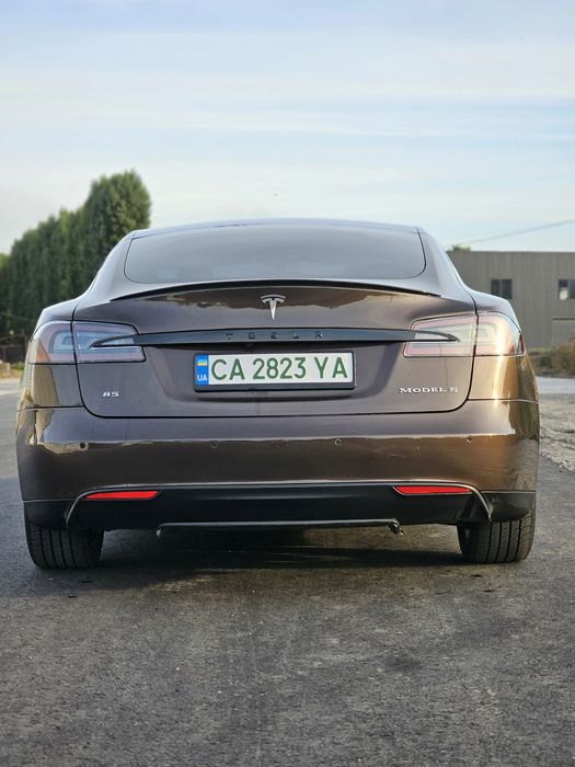 Tesla Model S 85 2013