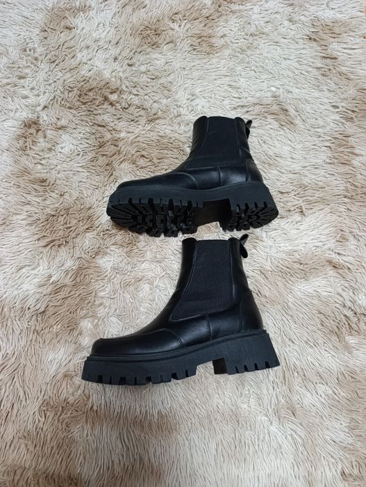 Челсі шкіряні 39 розмір