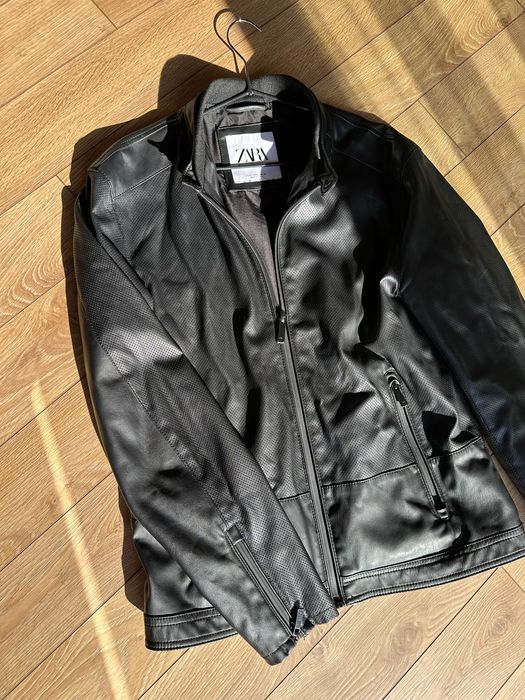 Чоловіча шкіряна куртка Zara