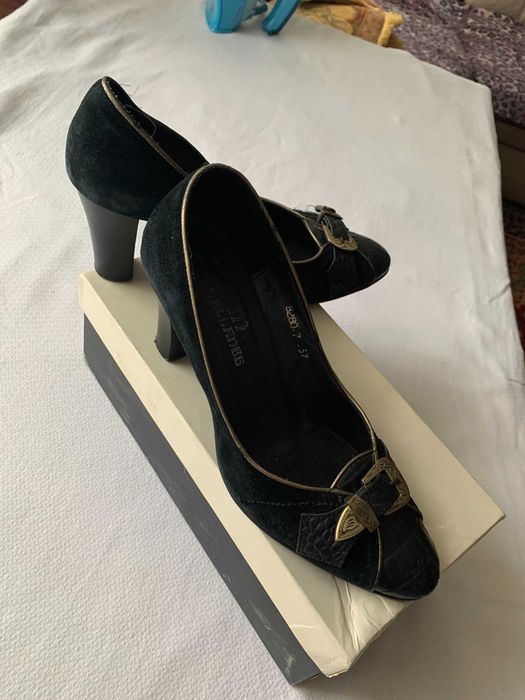 Жіночі туфлі чорні замшеві