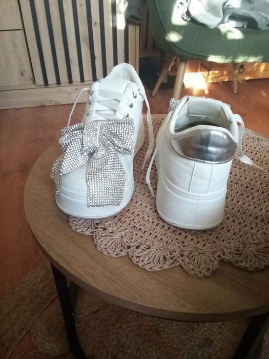 Sneakersy platforma kokardka cyrkonie 37