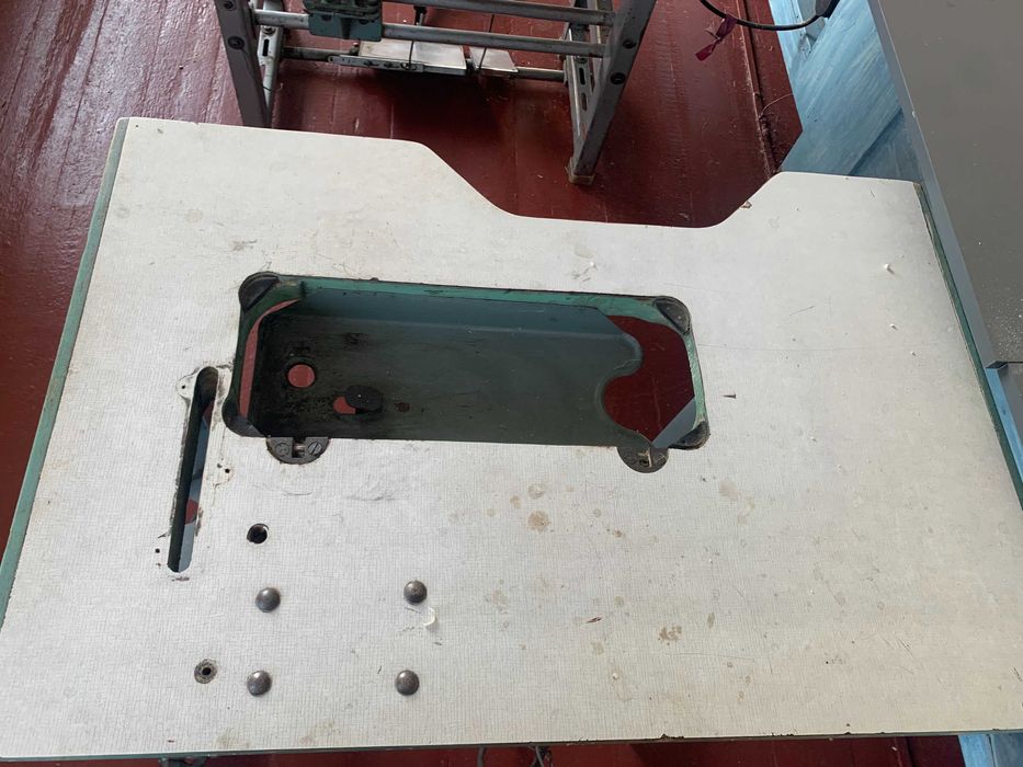 Стіл для швейної машинки 1862кл,, 1022кл., оверлока