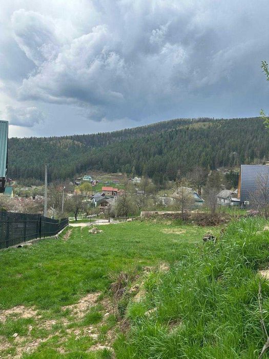 Яремче. Ділянка 51 сота межує з Готелем Велланд, асфальтований доїзд