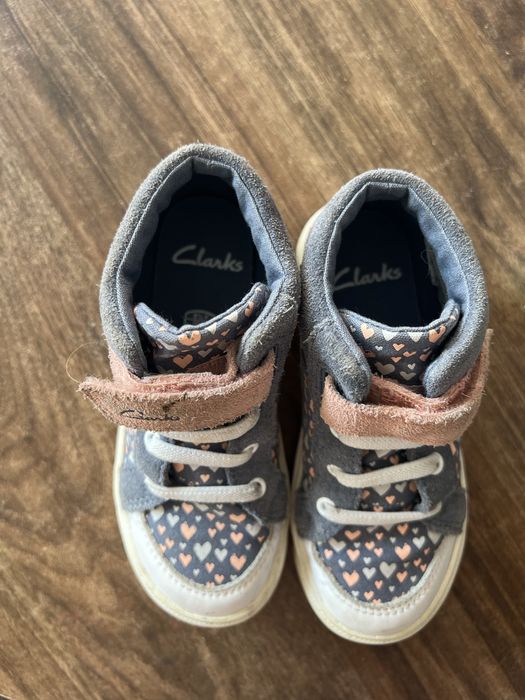 Buciki Clarks 26