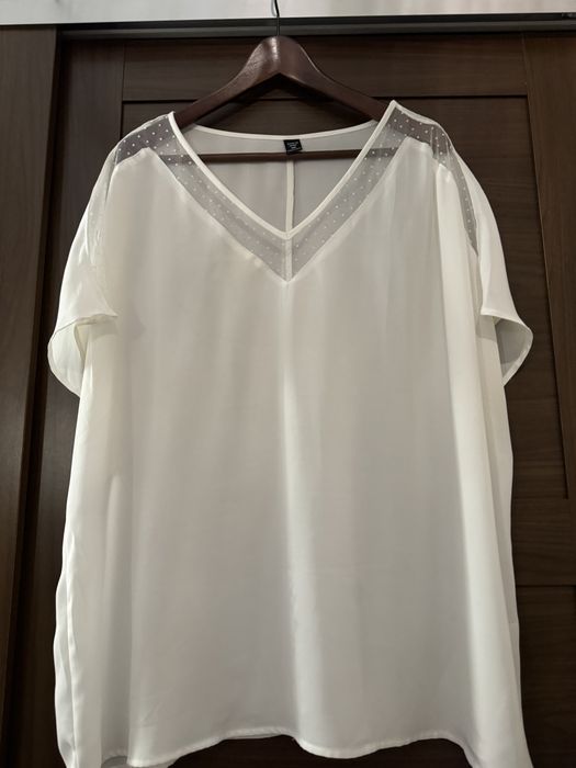 Blusa branca com transparência 4XL