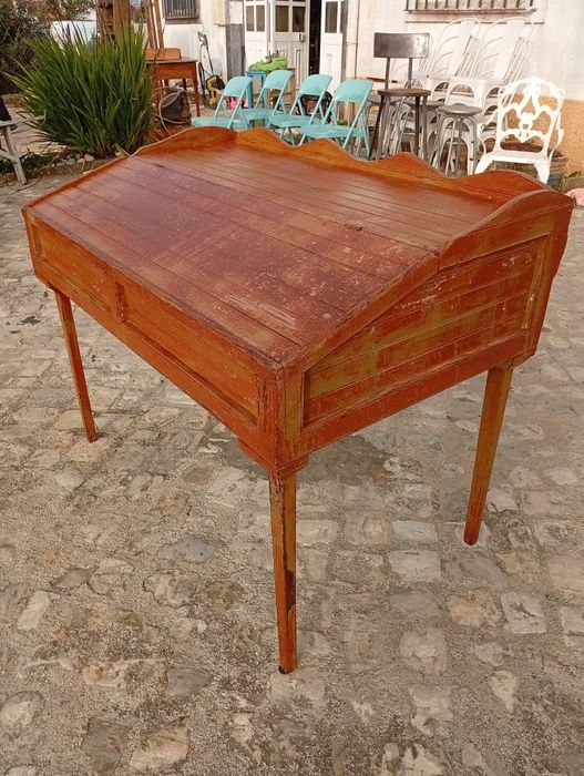 Escrivaninha em madeira rústica (escrivão/pupitre)