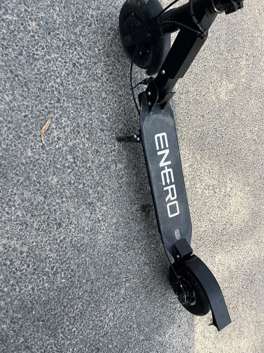 Hulajnoga elektryczna enero DIOSA czarna 250W