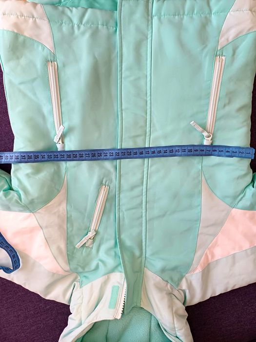 Ветровка для девочки Place