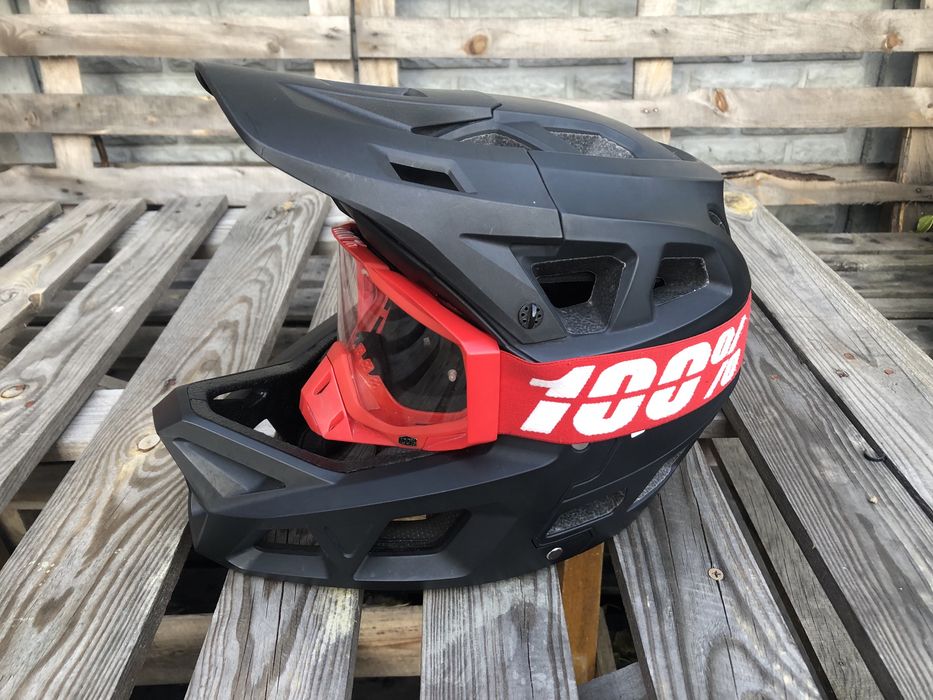Шолом fullface (enduro, downhill, freeride)