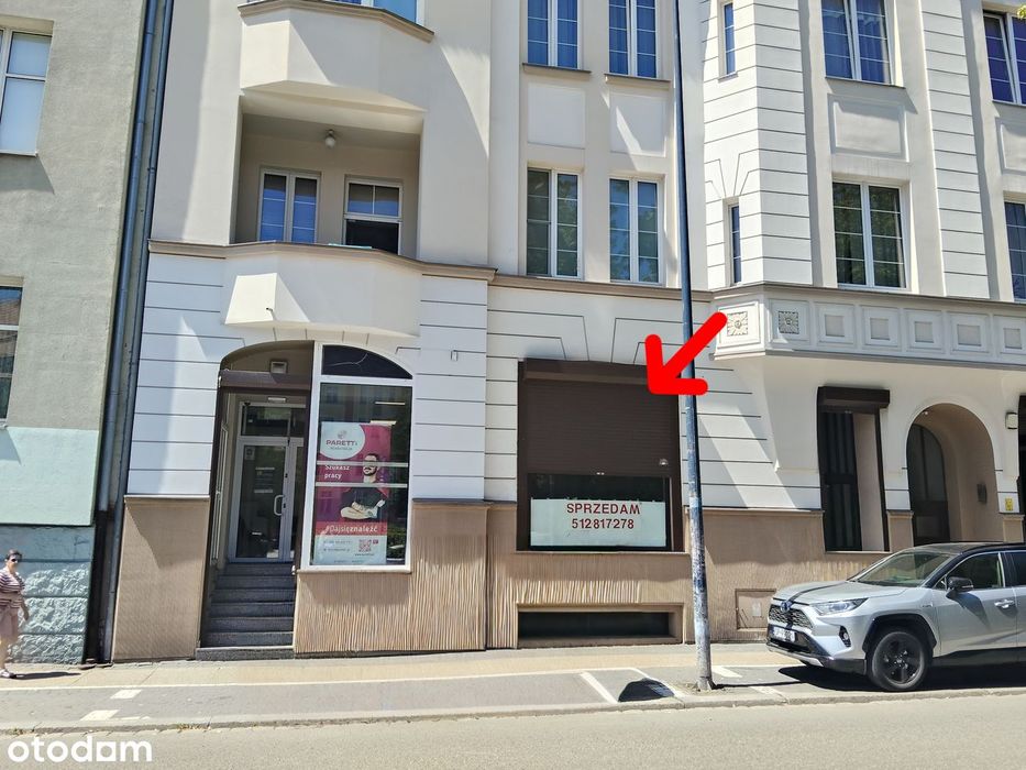 Lokal usługowy w kamienicy w Centrum