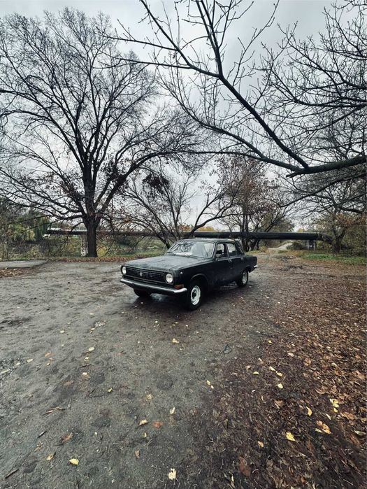 Продам волгу машина на ходу нужно помінять сципленія немая время нею заніматьця машина на документах