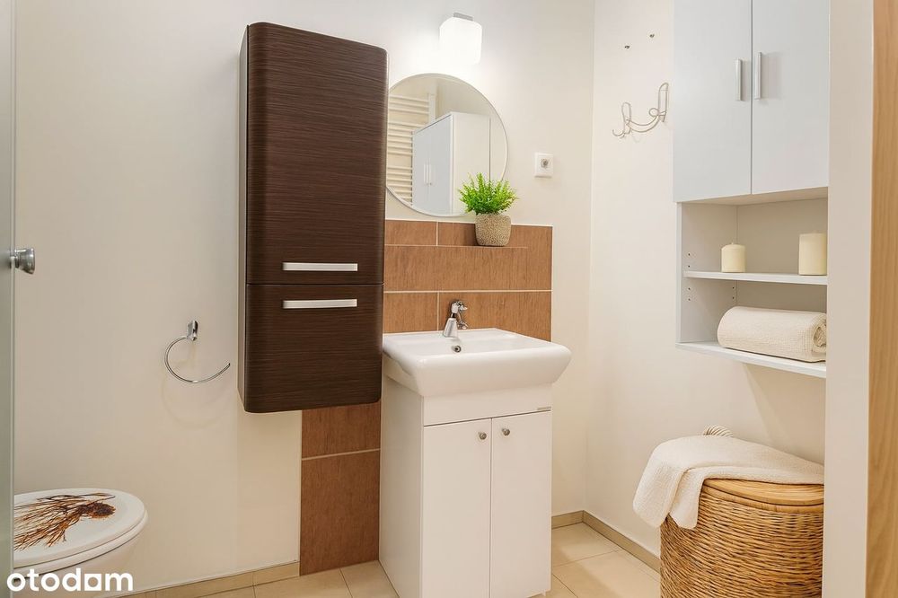Komfortowe 2 pokoje, z oddzielną kuchnią, balkon, winda, miejsce park.