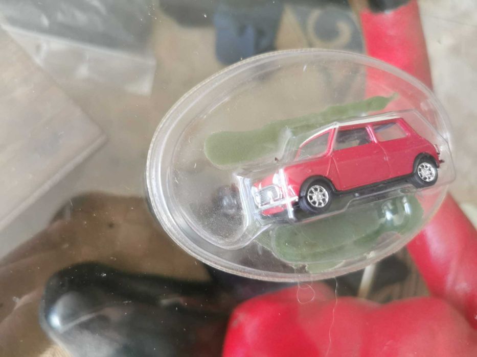 miniatura  Volkswagen polo 1975 escala 1/43