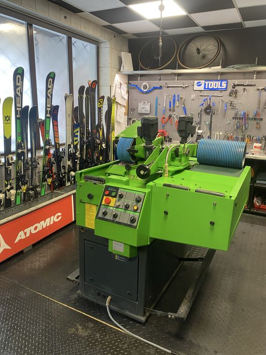 Maszyna do serwisu nart i snowboardów Wintersteiger micro sb2