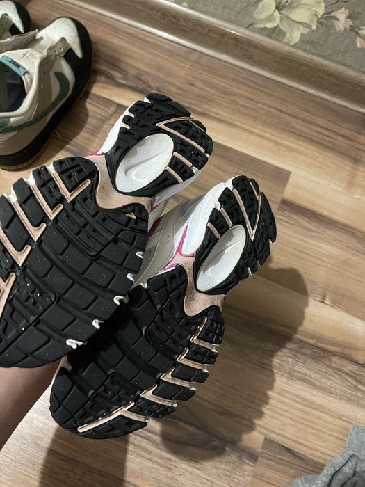 Продам жіночі кросівки nike