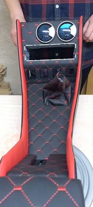 Консоль ,подлокотник на ваз 2107