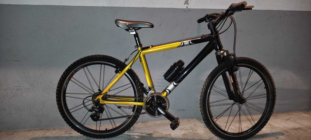 Bicicleta BTT Shimano Altus com Suspensão RST – Muito Estimada